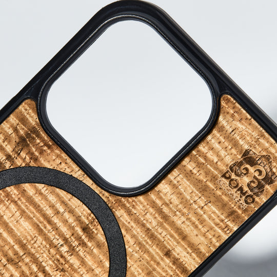 details of tiger strip Koa wood grain, magsafe magnet and pono woodworks logo