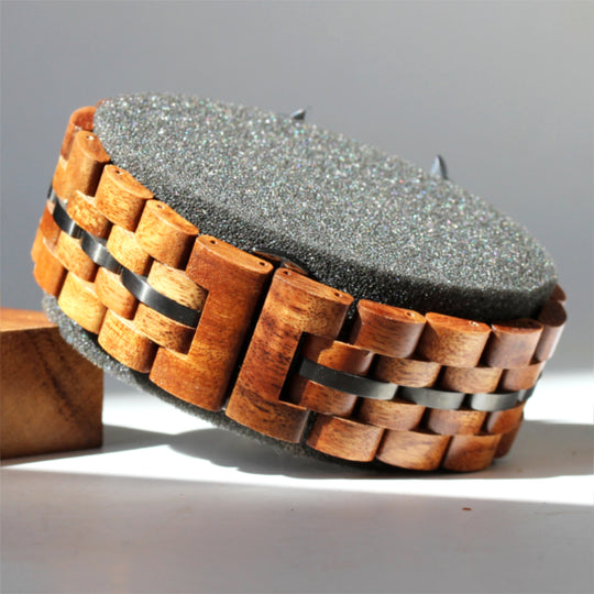 closeup of clasp for gunmetal solid wood koa iwatch band